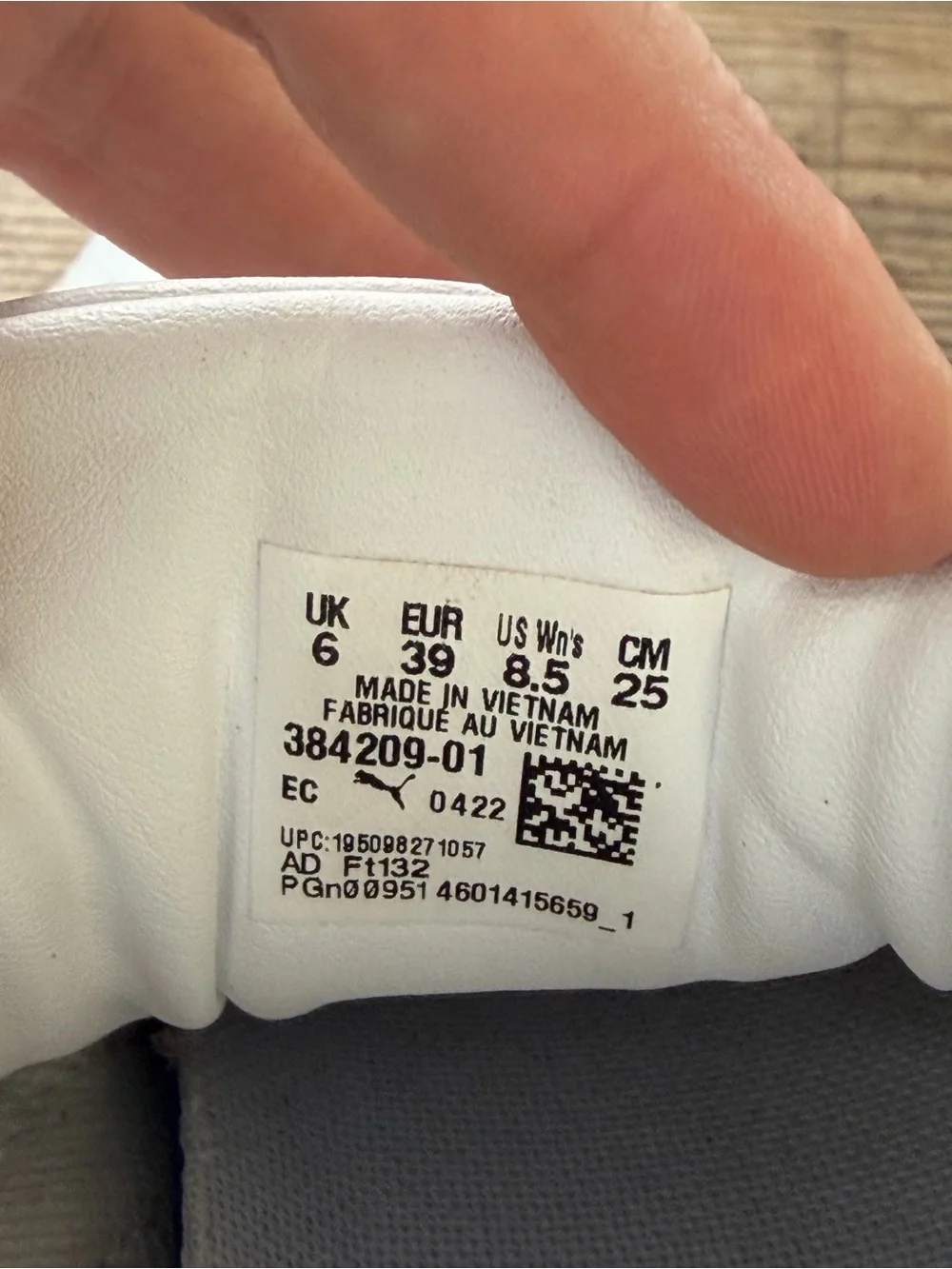 PUMA Mayze Stack Women’s 8.5 White Leather Platform Sneakers Gold Logo